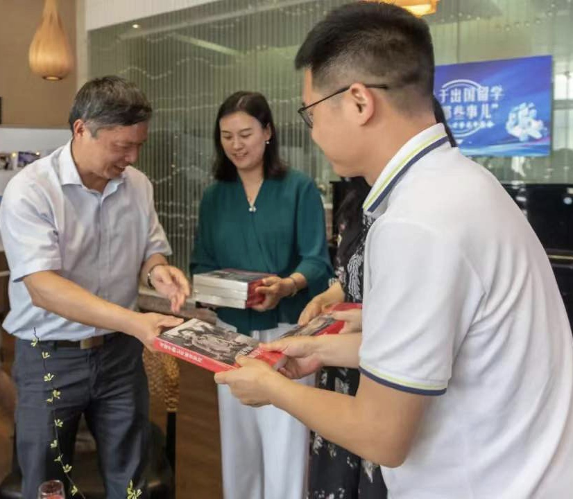 leyu乐鱼在线官网成功举办首期高层次人才学术午餐会（图）