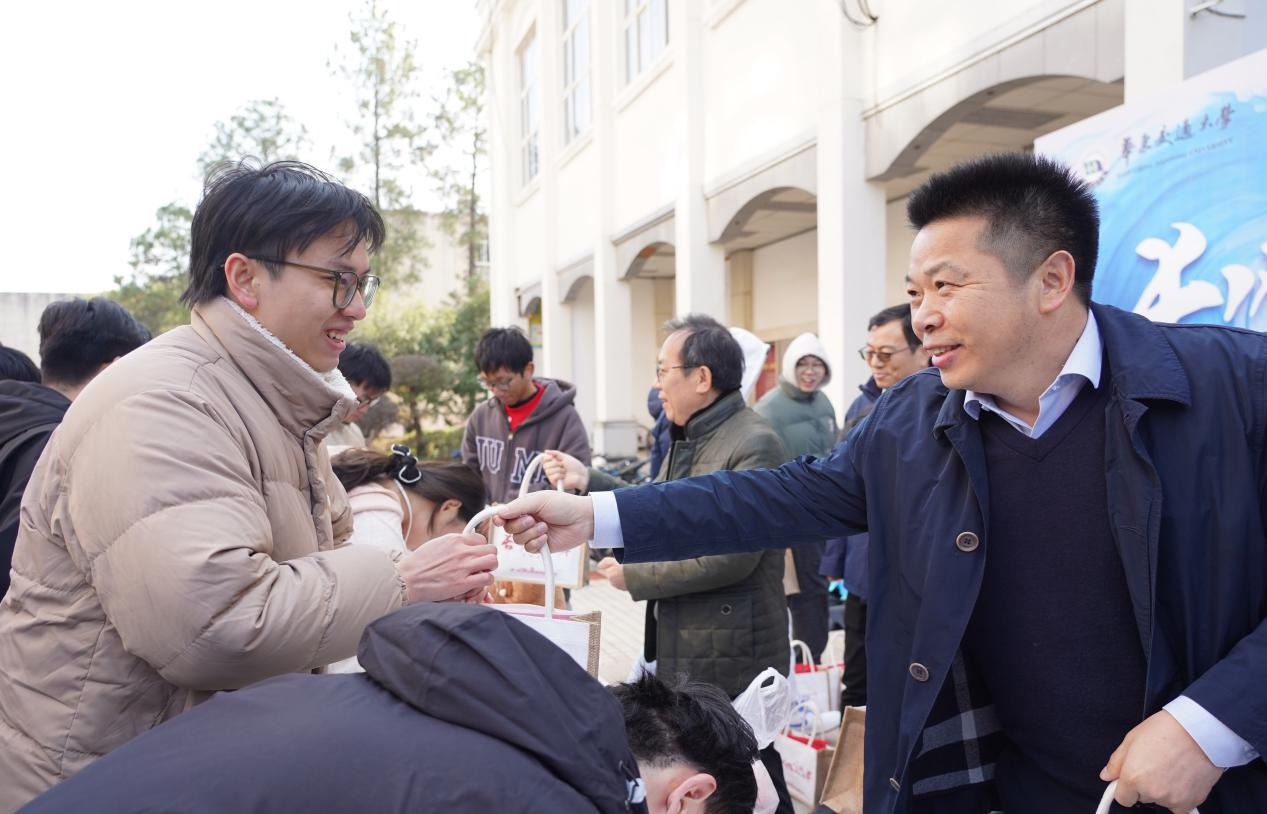 长风破浪终上岸 leyu乐鱼在线官网暖心慰问考研学子