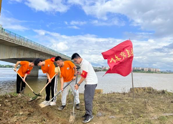 leyu乐鱼在线官网19支暑期社会实践队用实干书写“青春答卷”