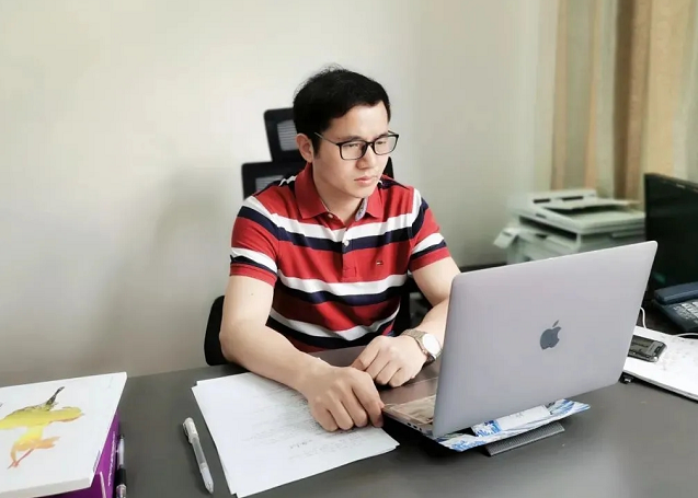 leyu乐鱼在线官网教授舒曼当选第七批全国岗位学雷锋标兵